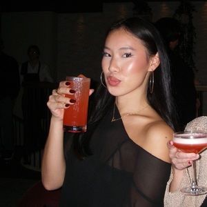 Meet your Posher, Isabelle li